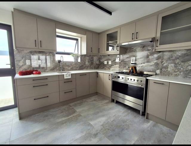 3 BEDROOM HOUSE FOR SALE IN BRITANNIA BAY